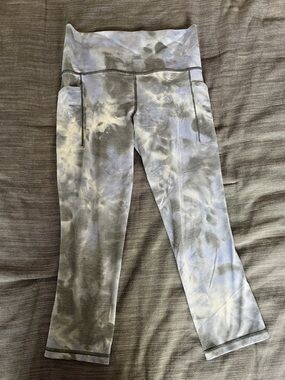 Athleta salutation stash capris